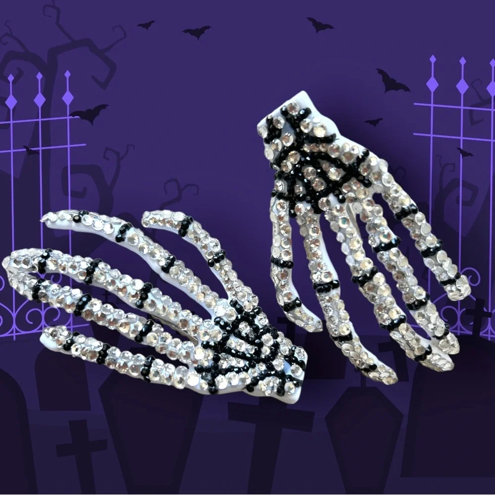 Skeleton hands bling hair clips - Picture 3 of 4